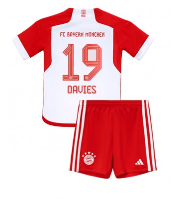 Bayern Munich Alphonso Davies #19 Koszulka Podstawowych Dziecięca 2023-24 Krótki Rękaw (+ Krótkie spodenki)